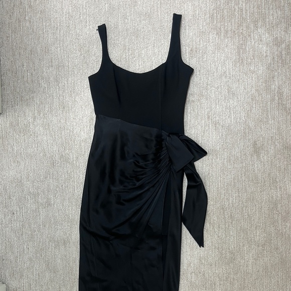 Size 6 Cinq a Sept Marian Gown - Picture 1 of 5